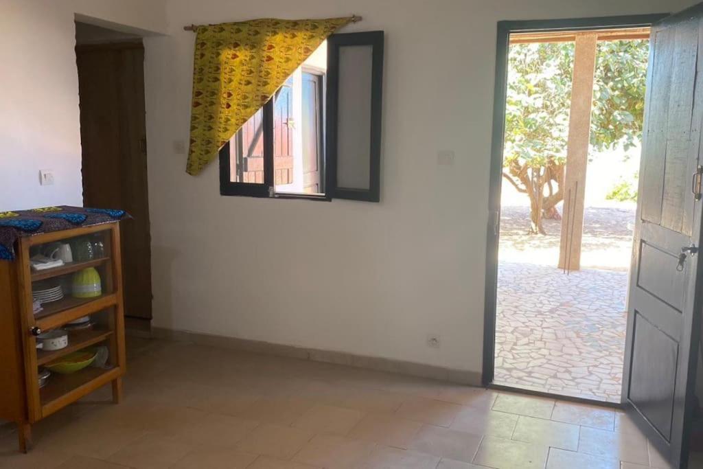 Petite Maison En Bord De Mer Palmarin Nguedj Luaran gambar
